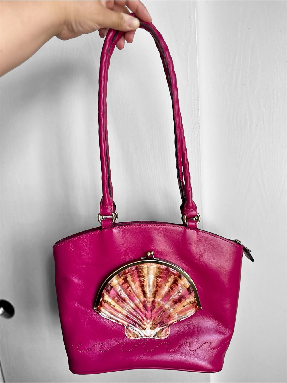 Patricia Nash Fuchsia Leather Handbag Seashell Purse Beach Coastal Rare